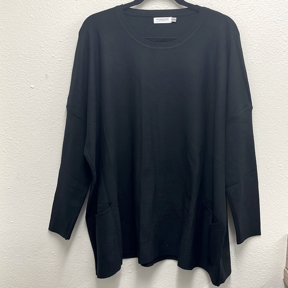 NWOT - Sz 2x - Black Sweater with Pockets